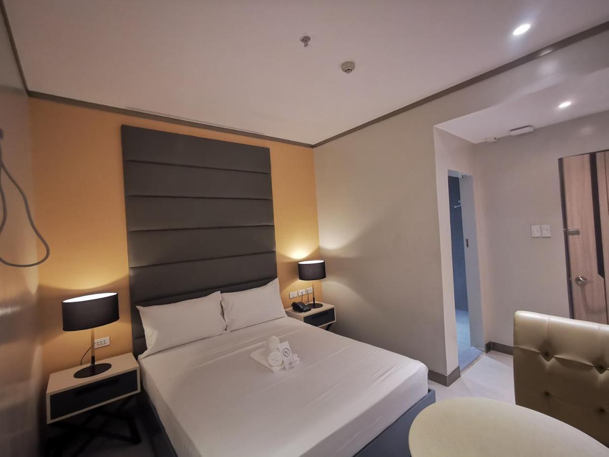 Yes Hotel Pandi Bulacan Exterior foto